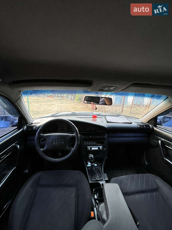 Седан Audi A6 1995 в Андреевке