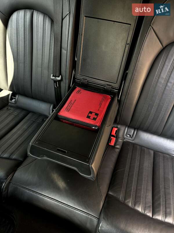 Седан Audi A6 2012 в Полтаве