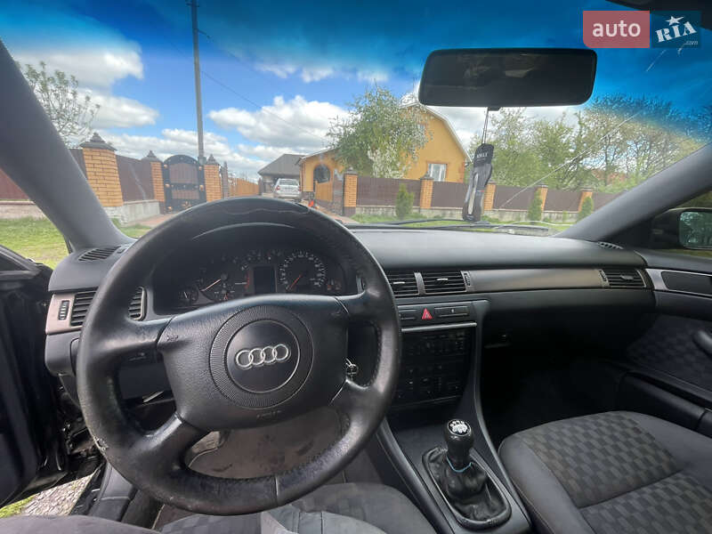 Седан Audi A6 1999 в Вараше