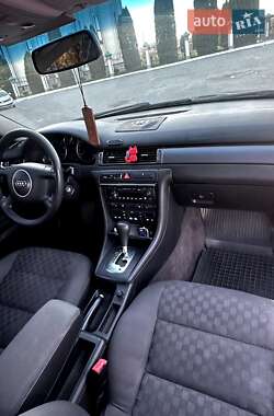 Седан Audi A6 2002 в 