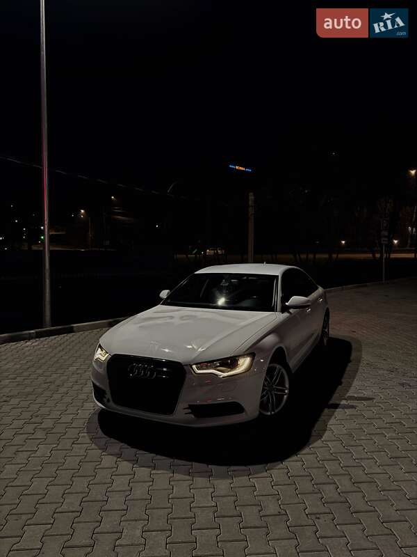 Седан Audi A6 2014 в Хмельницком