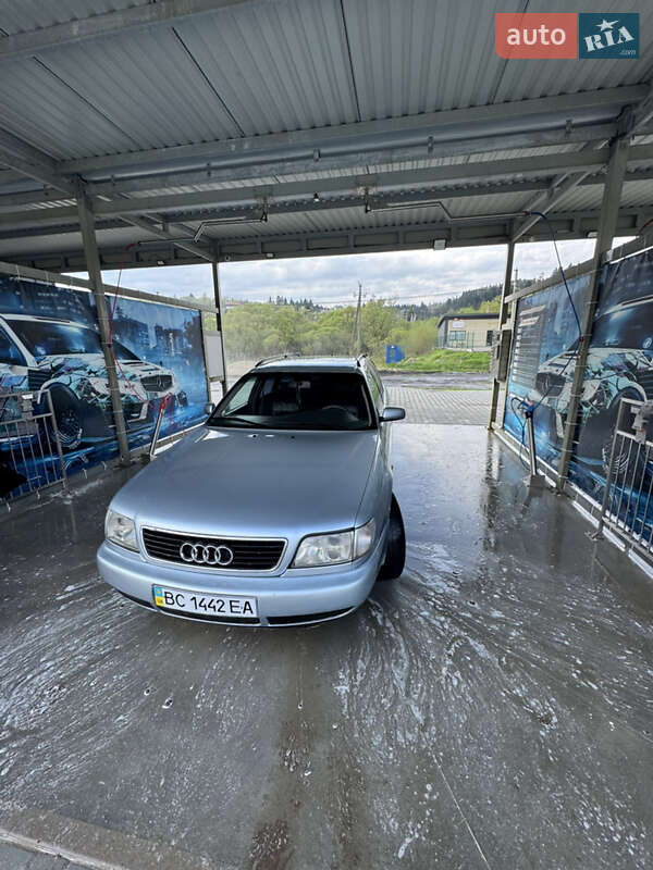 Универсал Audi A6 1996 в Сходнице