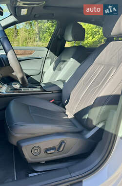 Седан Audi A6 2019 в 