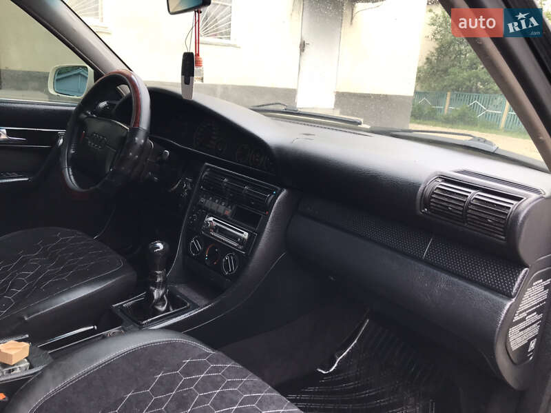 Універсал Audi A6 1995 в Волочиську