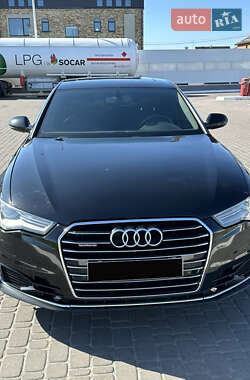 Седан Audi A6 2015 в 