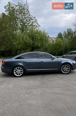 Седан Audi A6 2004 в 