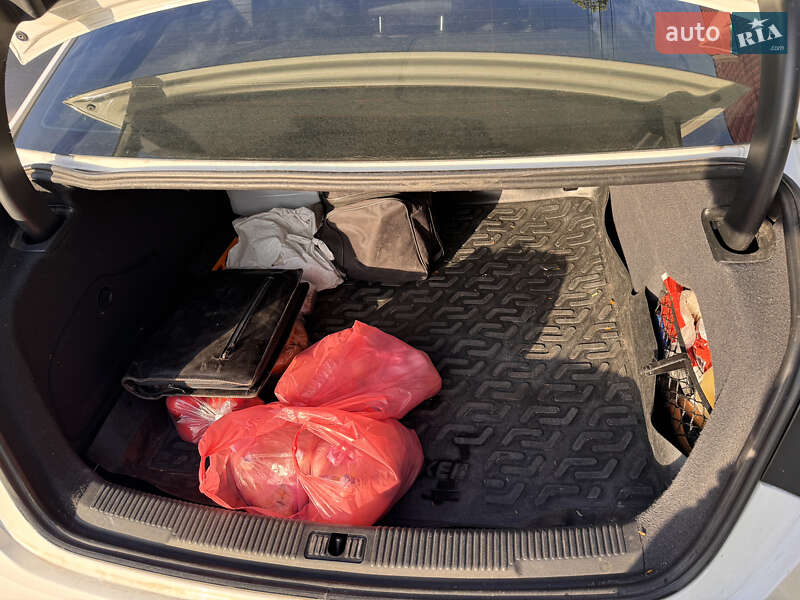 Седан Audi A6 2014 в Славянске