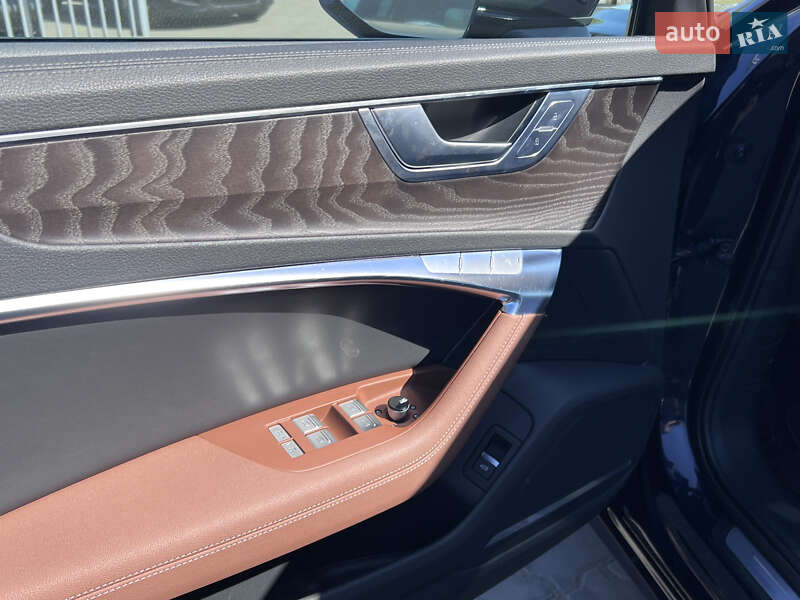 Седан Audi A6 2020 в Нововолынске