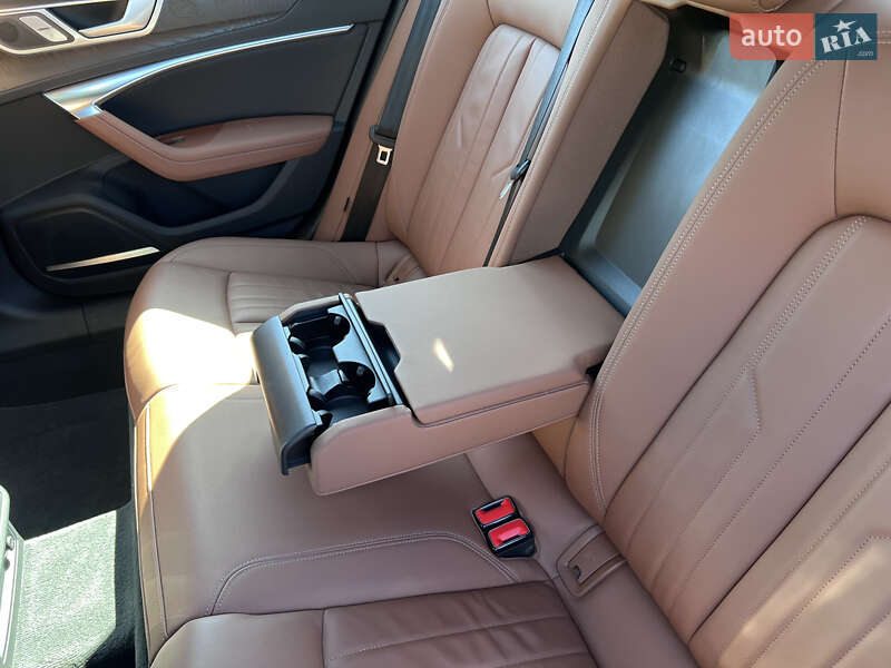 Седан Audi A6 2020 в Нововолынске
