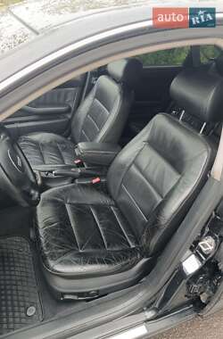 Седан Audi A6 2002 в 