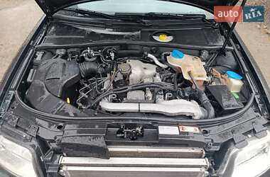Седан Audi A6 2002 в 