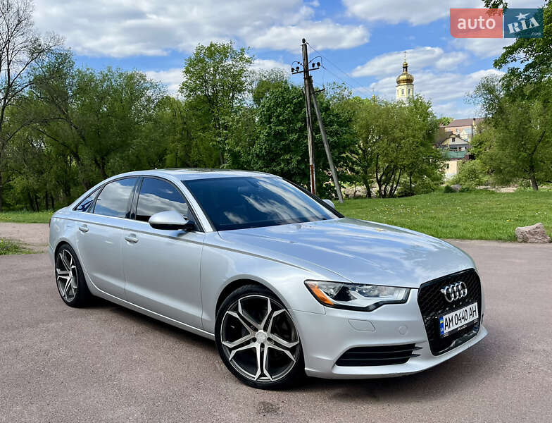Седан Audi A6 2012 в Коростене