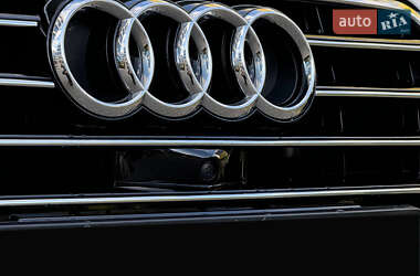 Седан Audi A6 2016 в 
