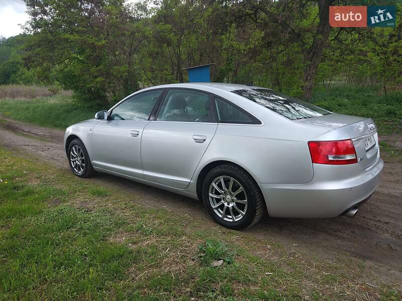 Седан Audi A6 2004 в 
