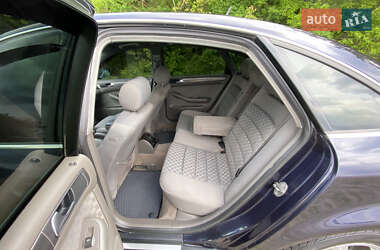 Седан Audi A6 2001 в 