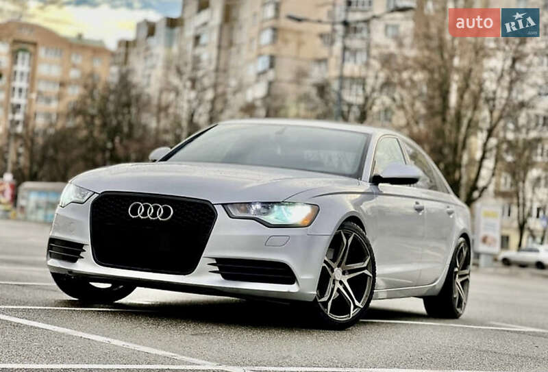 Седан Audi A6 2012 в Коростене