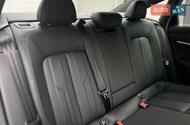Седан Audi A6 2018 в 
