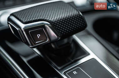 Универсал Audi A6 2018 в 