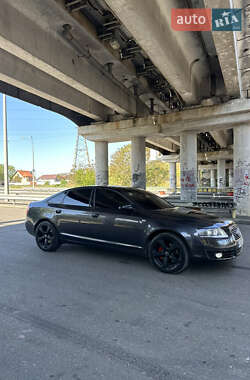 Седан Audi A6 2004 в 