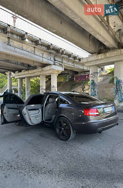 Седан Audi A6 2004 в 