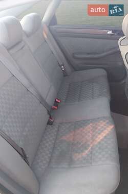 Седан Audi A6 2001 в 