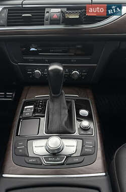 Седан Audi A6 2015 в 
