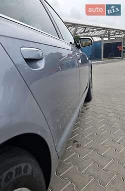 Седан Audi A6 2004 в 