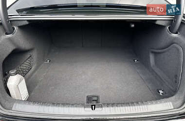 Седан Audi A6 2018 в 
