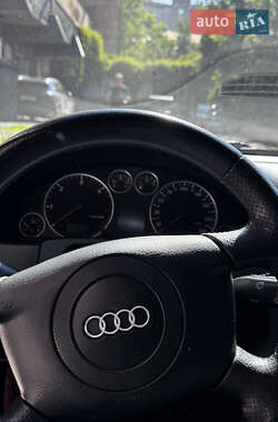 Седан Audi A6 2004 в 