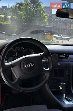 Седан Audi A6 2004 в 