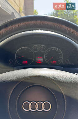 Седан Audi A6 2004 в 