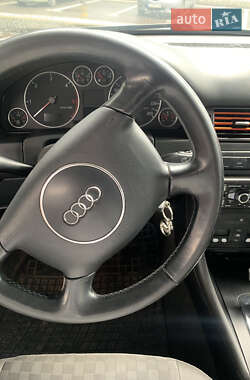 Универсал Audi A6 2004 в 