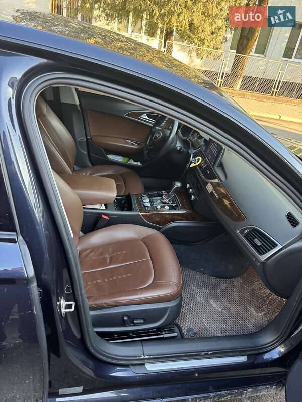 Седан Audi A6 2015 в Рахове