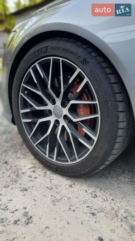 Седан Audi A6 2015 в Киеве