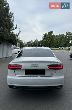 Седан Audi A6 2015 в 