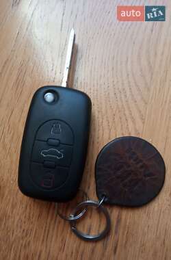 Седан Audi A6 2002 в Новояворовске