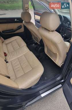 Универсал Audi A6 2002 в 