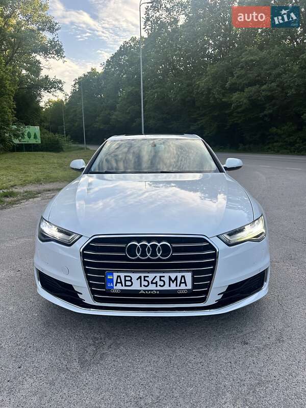 Седан Audi A6 2015 в 