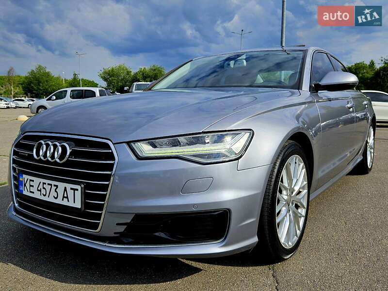 Седан Audi A6 2015 в 
