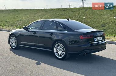 Седан Audi A6 2015 в 
