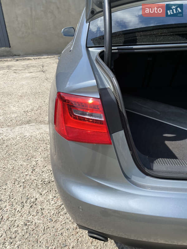 Седан Audi A6 2012 в Киеве