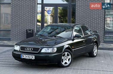 Седан Audi A6 1996 в Жовкве