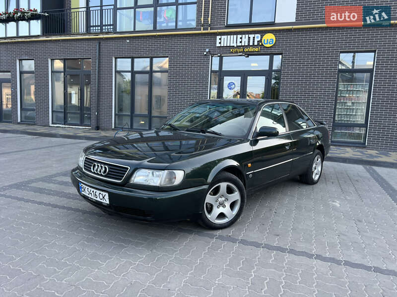 Седан Audi A6 1996 в Жовкве