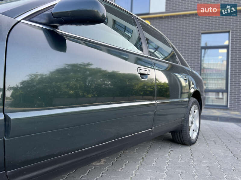Седан Audi A6 1996 в Жовкве