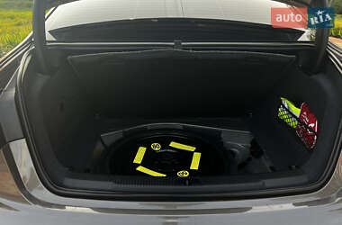 Седан Audi A6 2012 в 