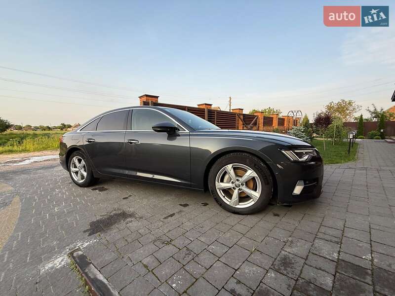 Седан Audi A6 2022 в 