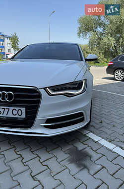 Седан Audi A6 2012 в 