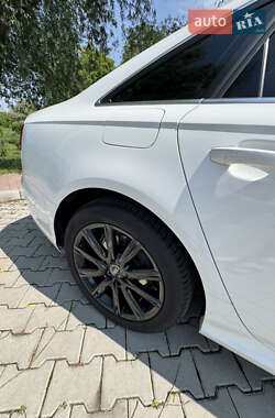 Седан Audi A6 2012 в 