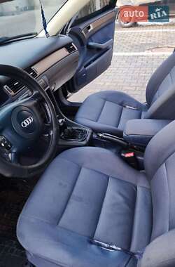 Седан Audi A6 2001 в 