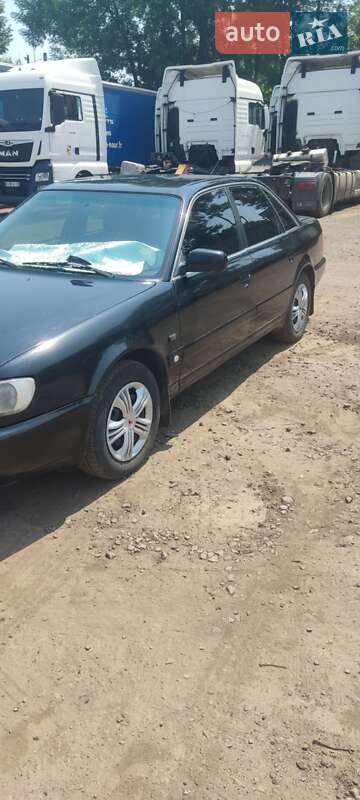 Седан Audi A6 1995 в Виннице